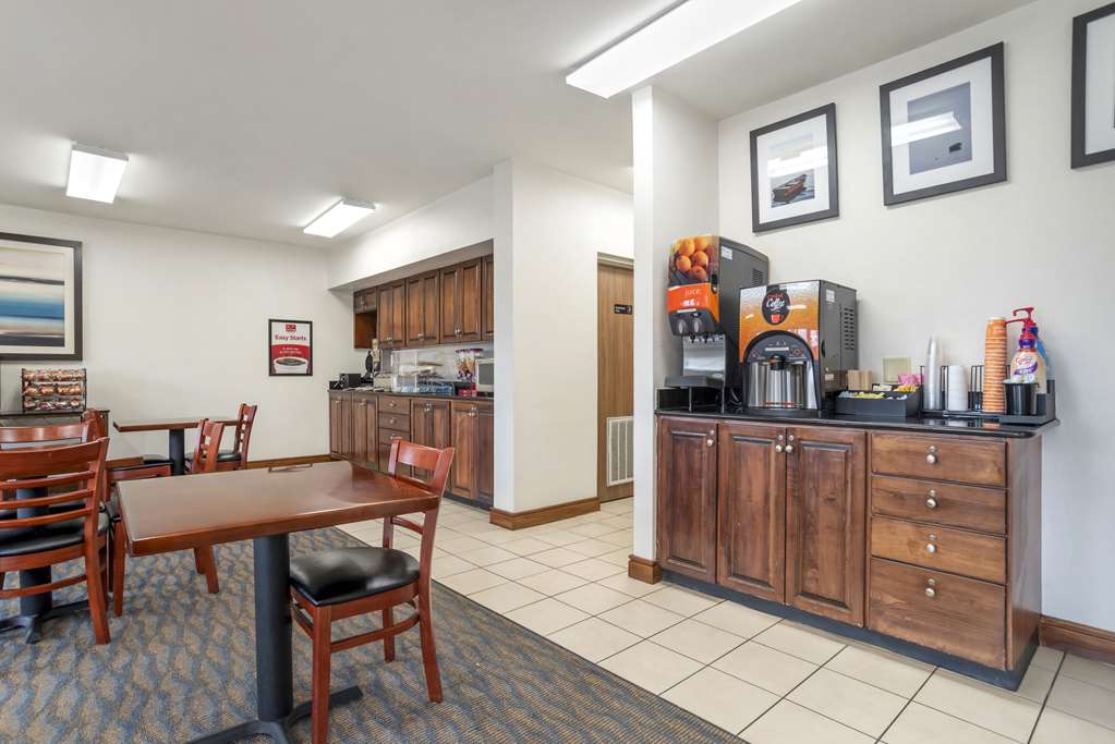 Econo Lodge Moss Point Pascagoula - photo 15