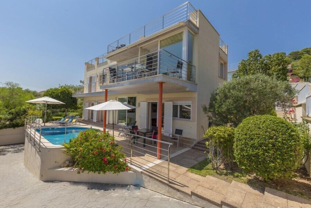 Villa Pinar Alcanada — 4-Star Luxury Hotel in Alcudia, Spain