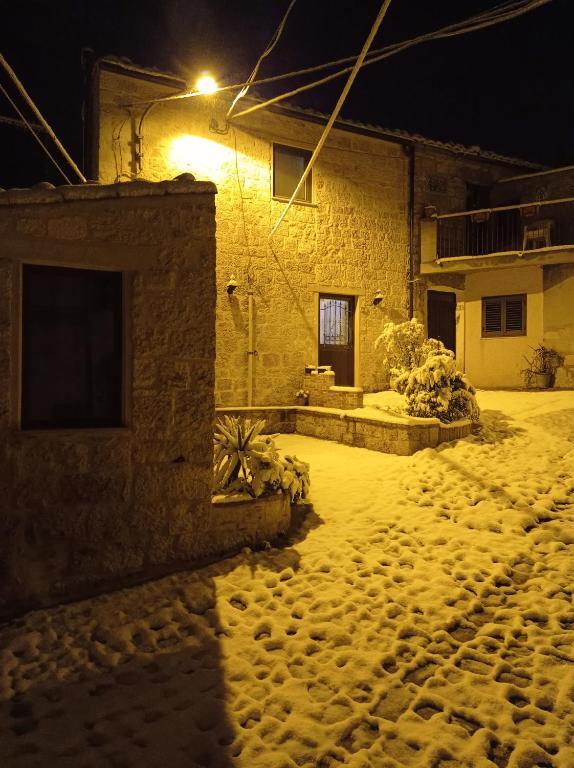 Casa Vacanze Borgo Gulini Da Anna — 4-Star Luxury Hotel in Petralia Soprana, Italy