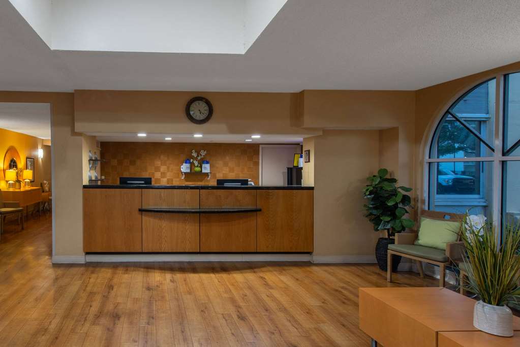 La Quinta Inn & Suites by Wyndham Deerfield Beach I 95 - photo 9