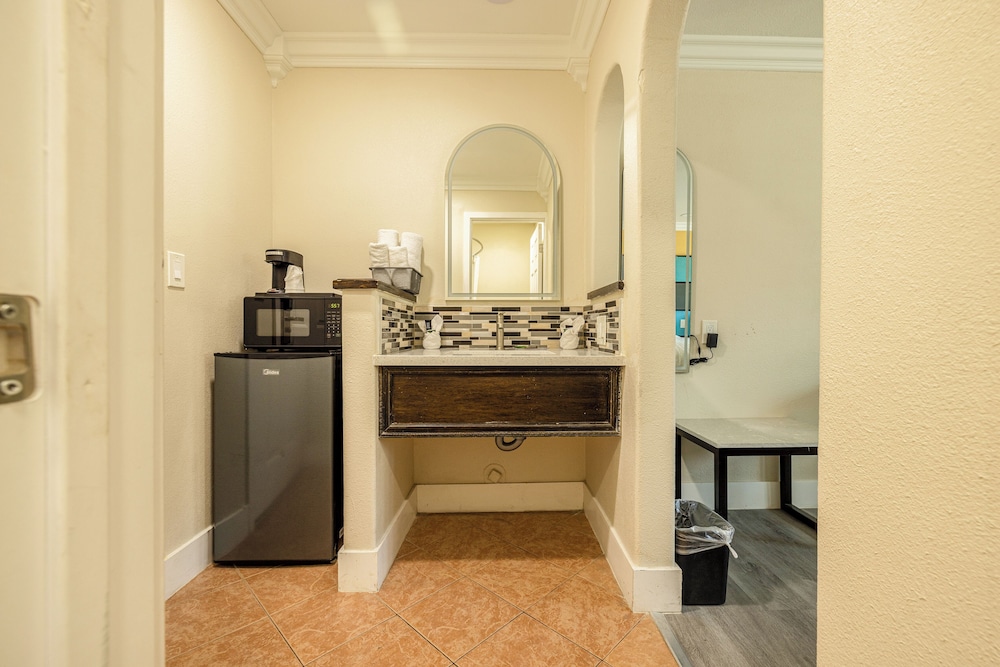 Quality Inn Victorville I 15 - photo 11
