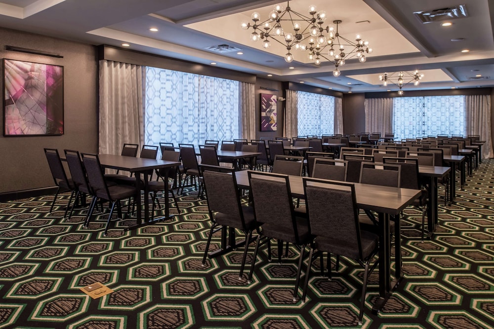 Hampton Inn & Suites Winston Salem Downtown - photo 51