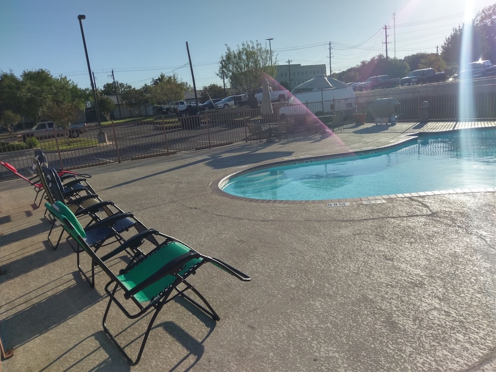 Windcrest Inn and Suites - photo 38