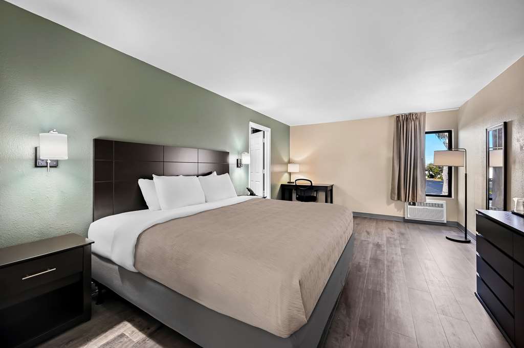 Quality Inn Fort Myers Cape Coral - photo 11