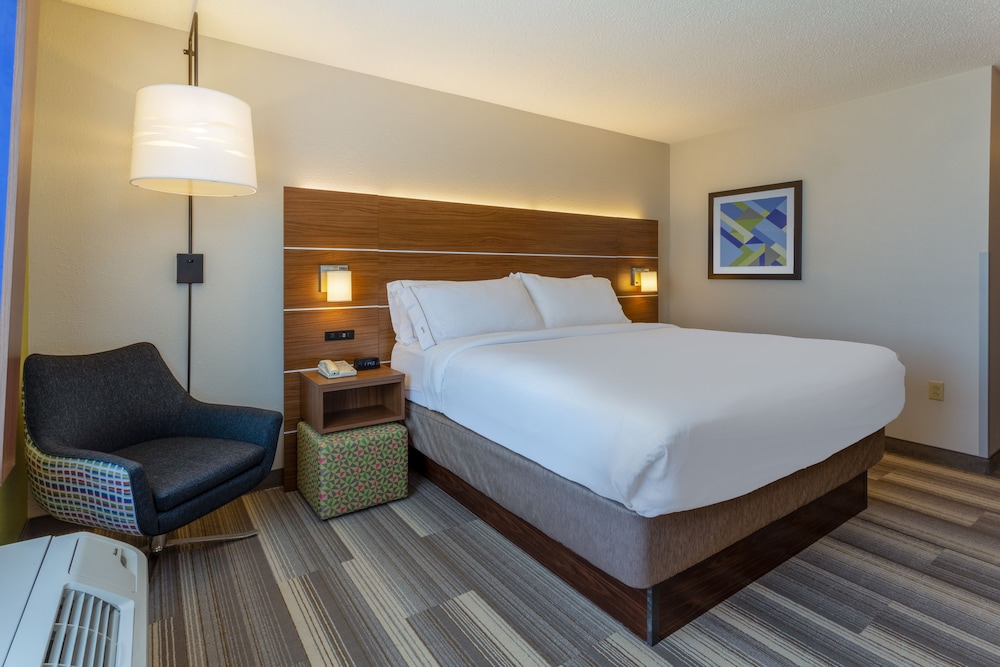 Holiday Inn Express & Suites Vandalia by IHG - photo 7