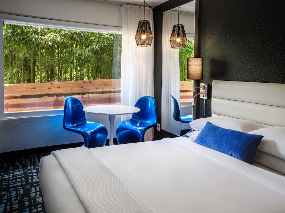 Jupiter Hotel - photo 6