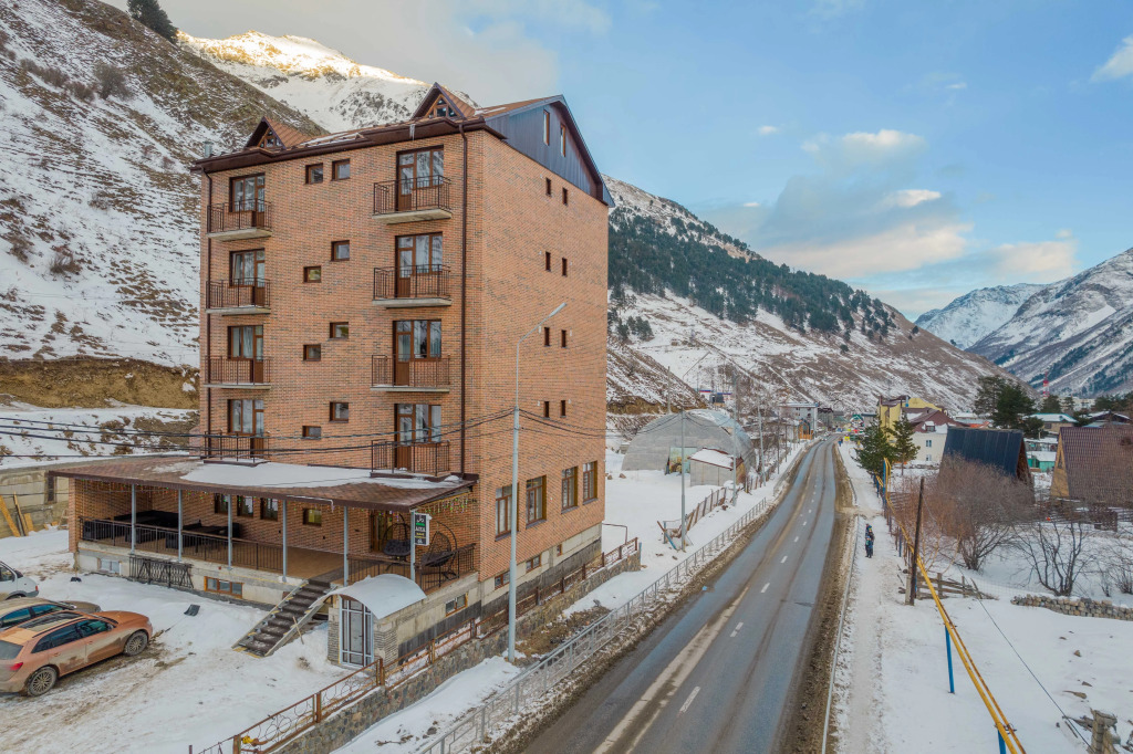 Hotel Aiza in Terskol, Russia
