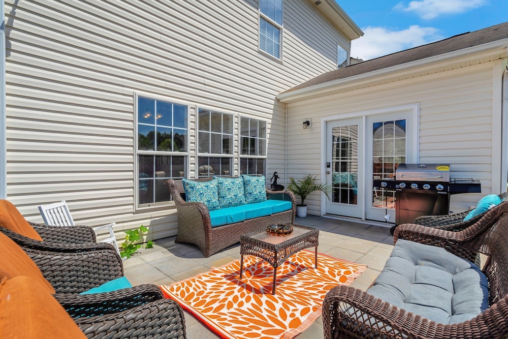 Arcade Kid Friendly Firepit Grill Hottub — Winston Salem