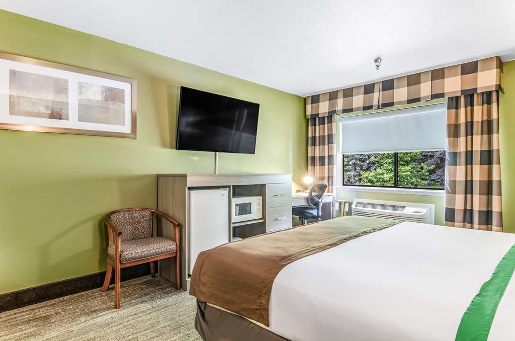 GuestHouse Inn & Suites Hotel Poulsbo - photo 24