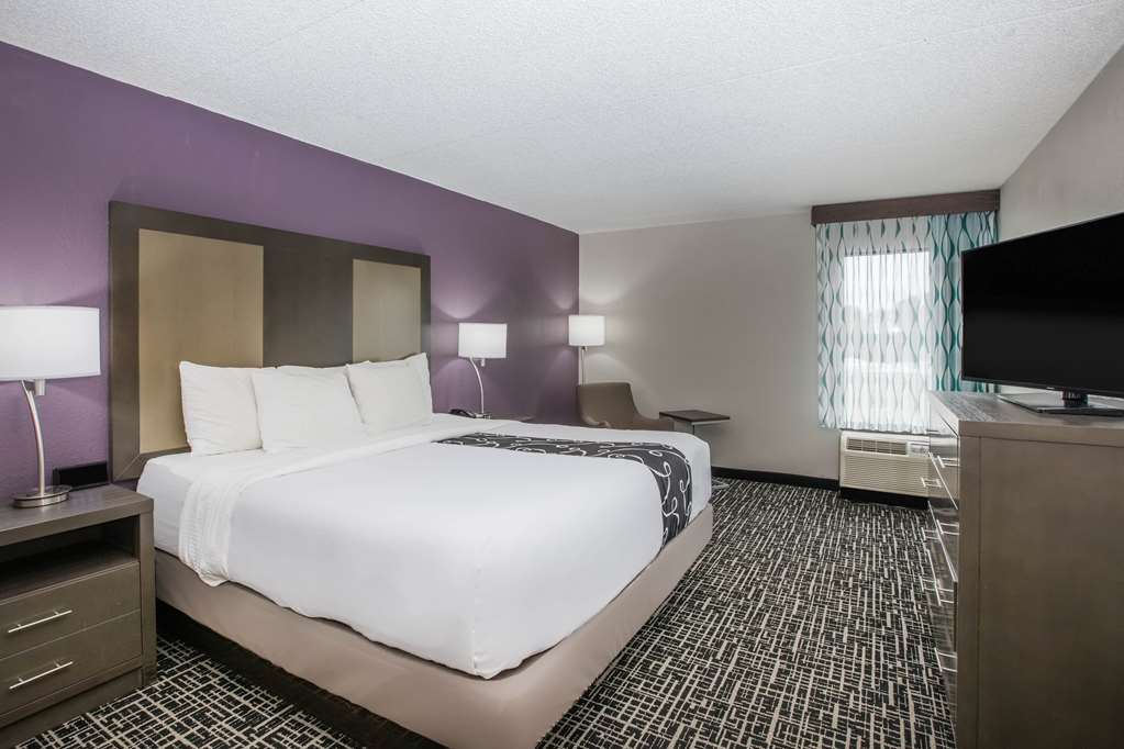 La Quinta Inn by Wyndham Davenport & Conference Center - photo 27