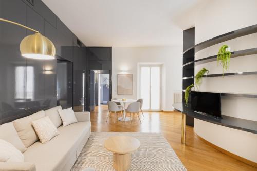Easylife Milano Amedei 6 Duomo — 4-Star Luxury Hotel in Milan, Italy