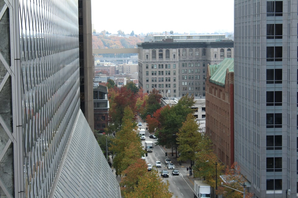 Executive Hotel Pacific - photo 34
