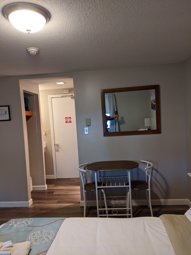 Lake Shore Farm Inn - photo 6