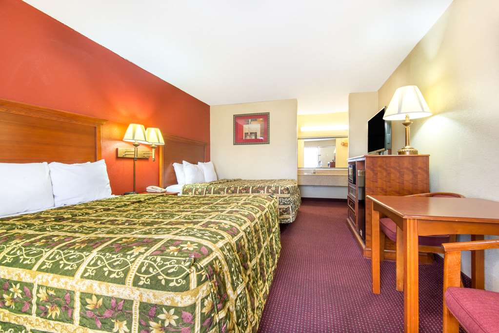 Days Inn by Wyndham Shorter - photo 13