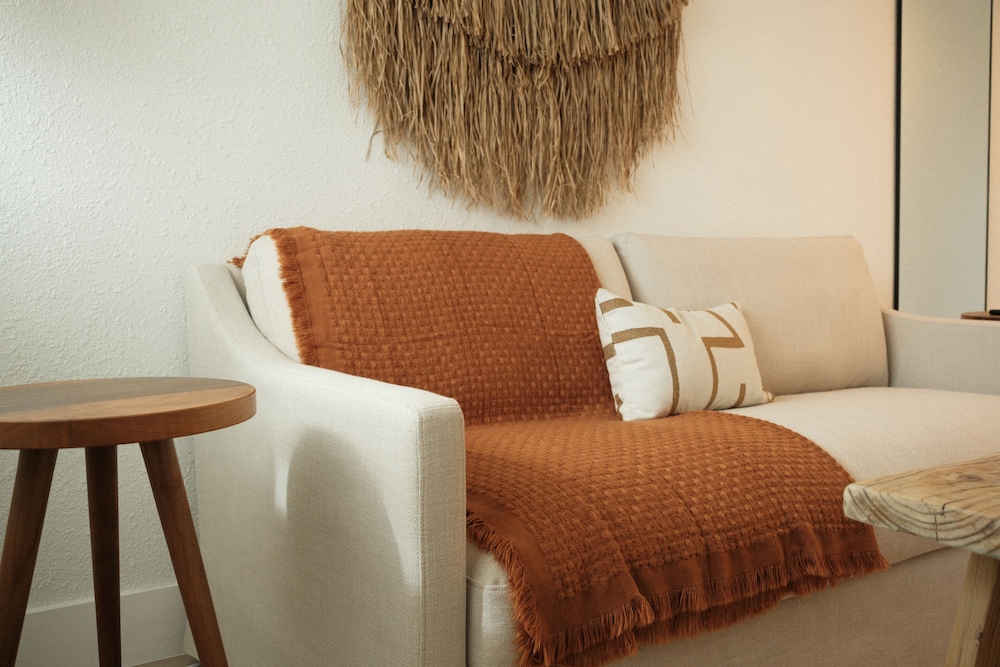 The Maya - last minute hotel in Palm Springs