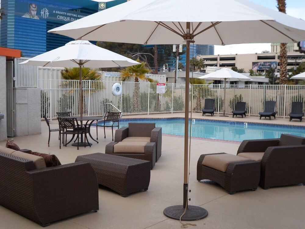 Motel 6 Las Vegas NV Strip - photo 45