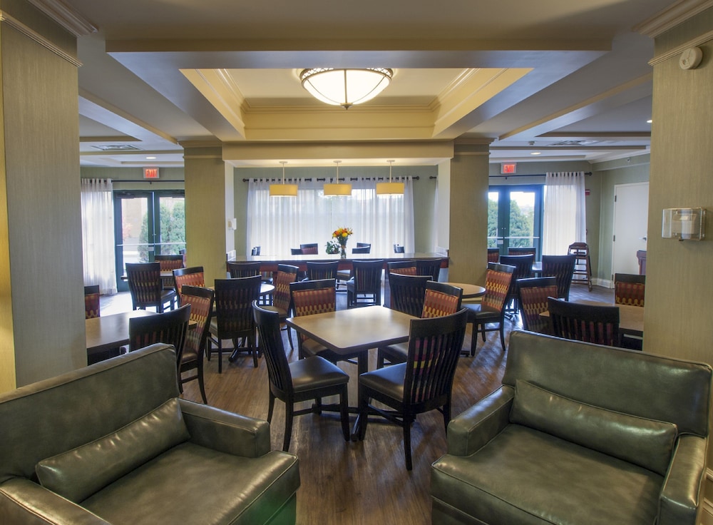 Holiday Inn Express Hotel & Suites Buffalo Airport by IHG - photo 29