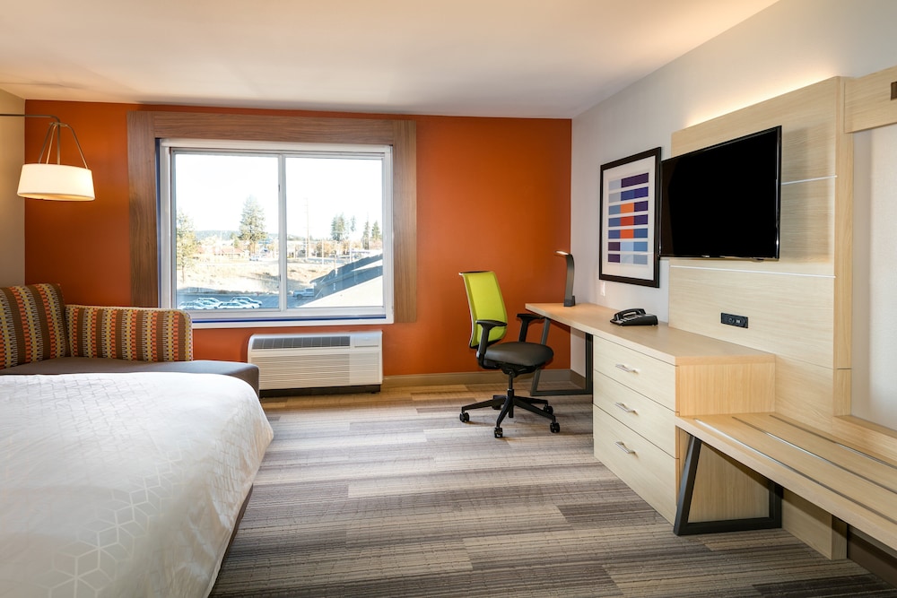 Holiday Inn Express & Suites Bend South by IHG - photo 7