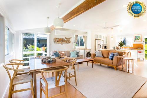 Reflections Pet Friendly Waterfront - carbon neutral hotel in Basin View