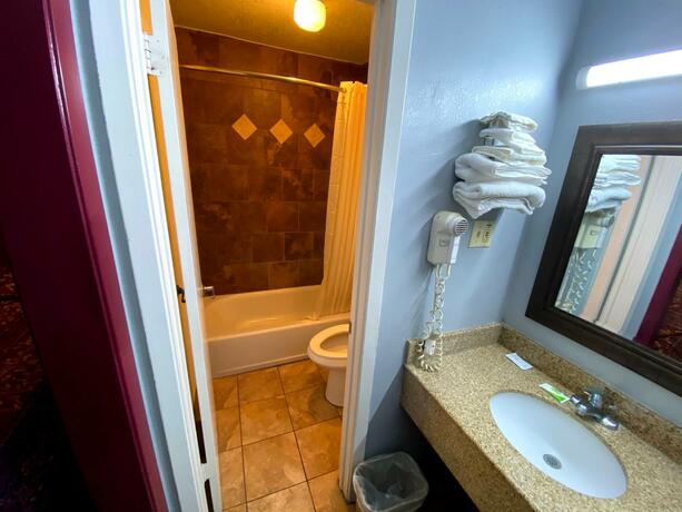Embers Inn - photo 4