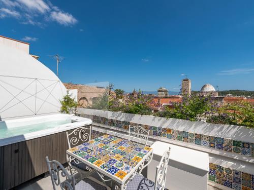 Bea’s Terrace Private Jacuzzi and panoramic rooftop in the City Centre in Cagliari, Italy