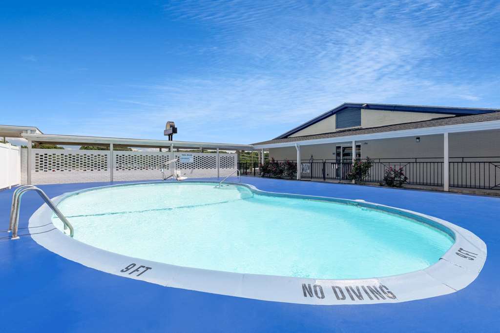 Days Inn by Wyndham Lincolnton - photo 8