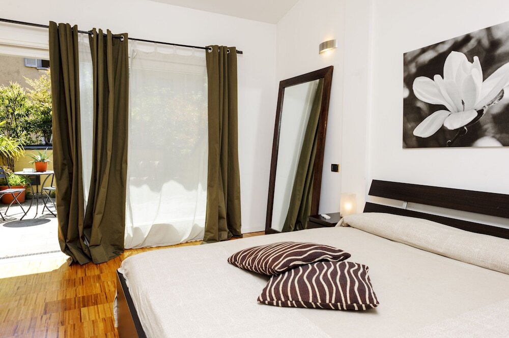 Isola Apartments Milan — 4-Star Luxury Hotel in Milan, Italy