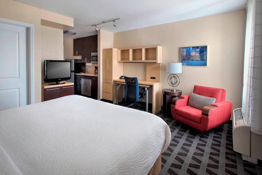 TownePlace Suites by Marriott Republic Airport Long Island - photo 8