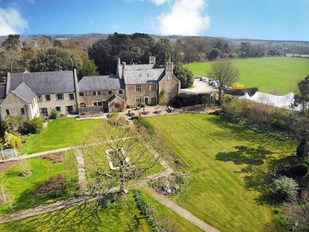 Stanton Manor Hotel - carbon neutral hotel in Chippenham