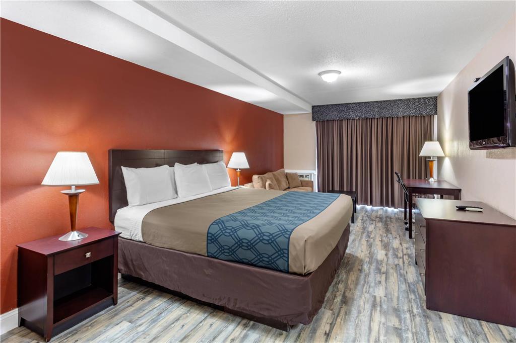 Econo Lodge Inn & Suites Old Saybrook Westbrook - photo 28