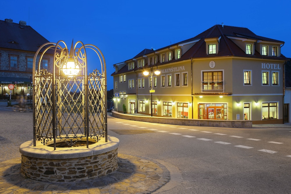 Hotel Záviš z Falkenštejna — hotel in Hluboka Nad Vltavou