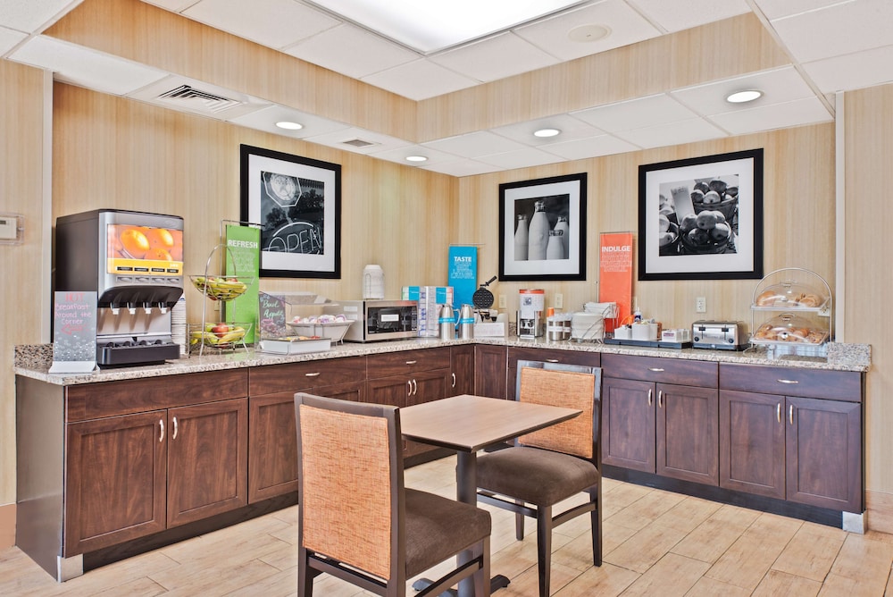 Hampton Inn Huntington Barboursville - photo 24