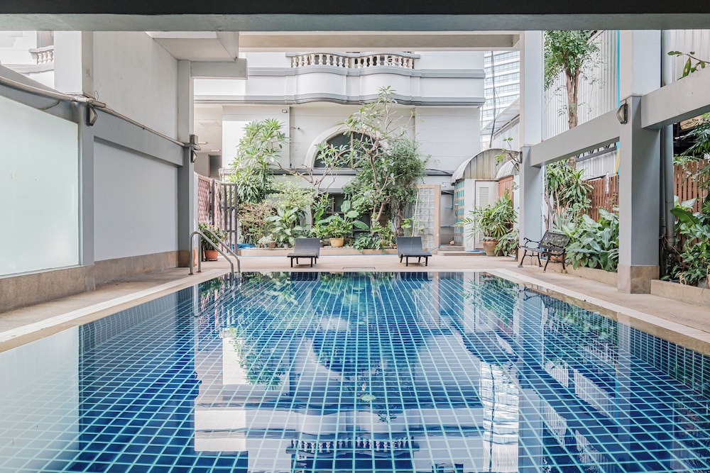 ZEN Rooms Boss Prakanong
