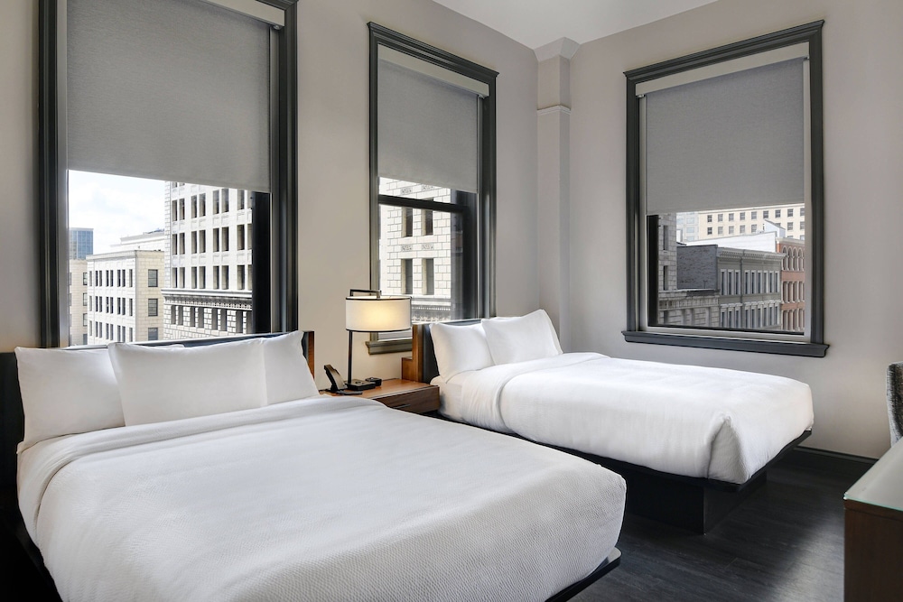 Courtyard by Marriott Cincinnati Downtown - photo 42