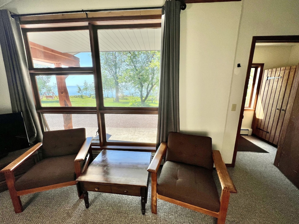 Thomsonite Beach Inn - photo 84