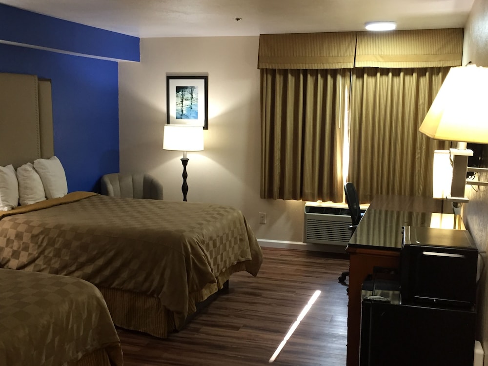 California Inn and Suites Bakersfield - photo 18