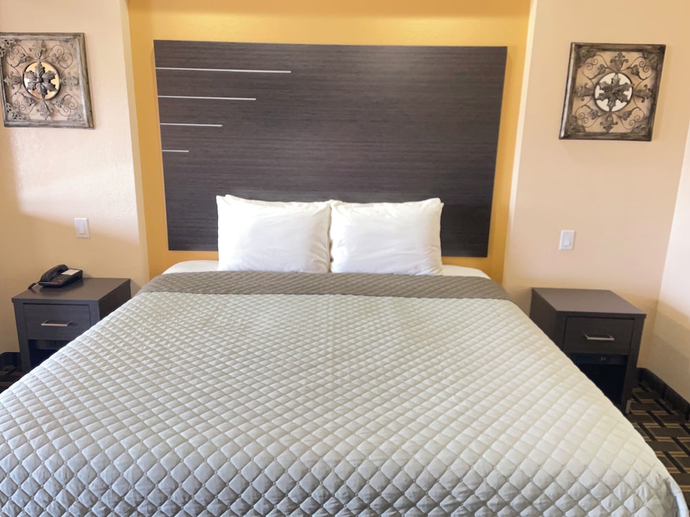 HomeGate Inn and Suites - photo 7