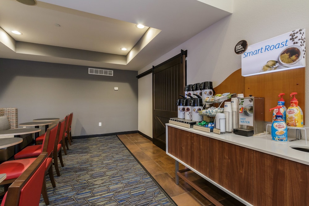 Holiday Inn Express Hotel & Suites South Bend by IHG - photo 70