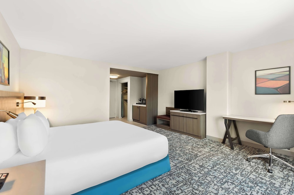 Hilton Garden Inn San Mateo - photo 17