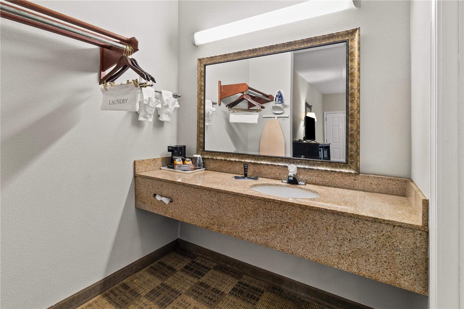 Americas Best Value Inn Byhalia - photo 22