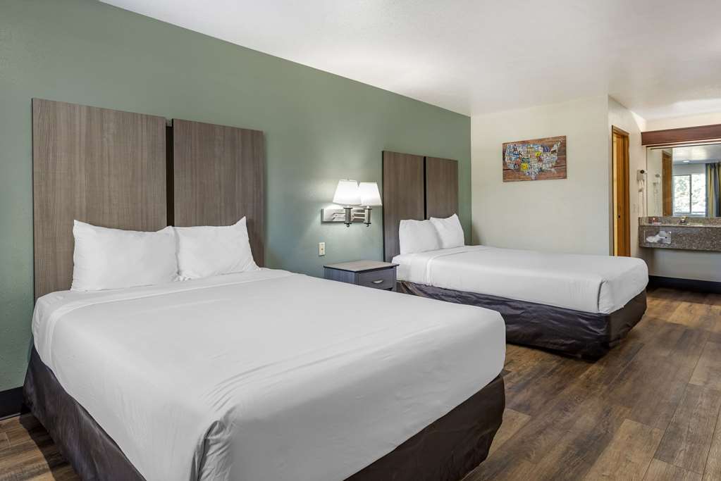 Econo Lodge Portland Airport - photo 8