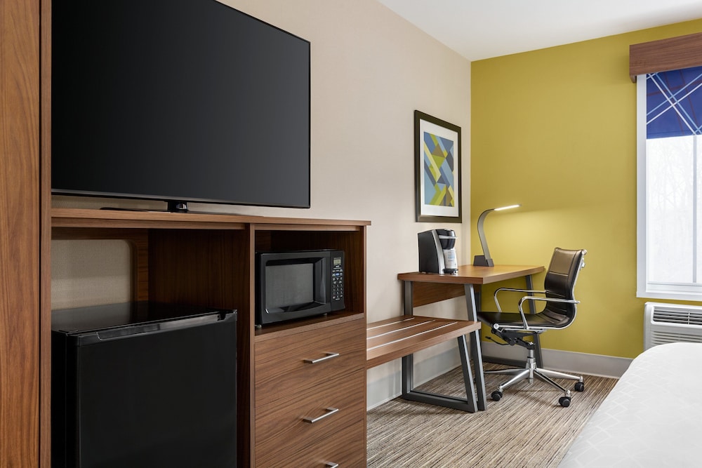 Holiday Inn Express & Suites Philadelphia Mt. Laurel by IHG - photo 20
