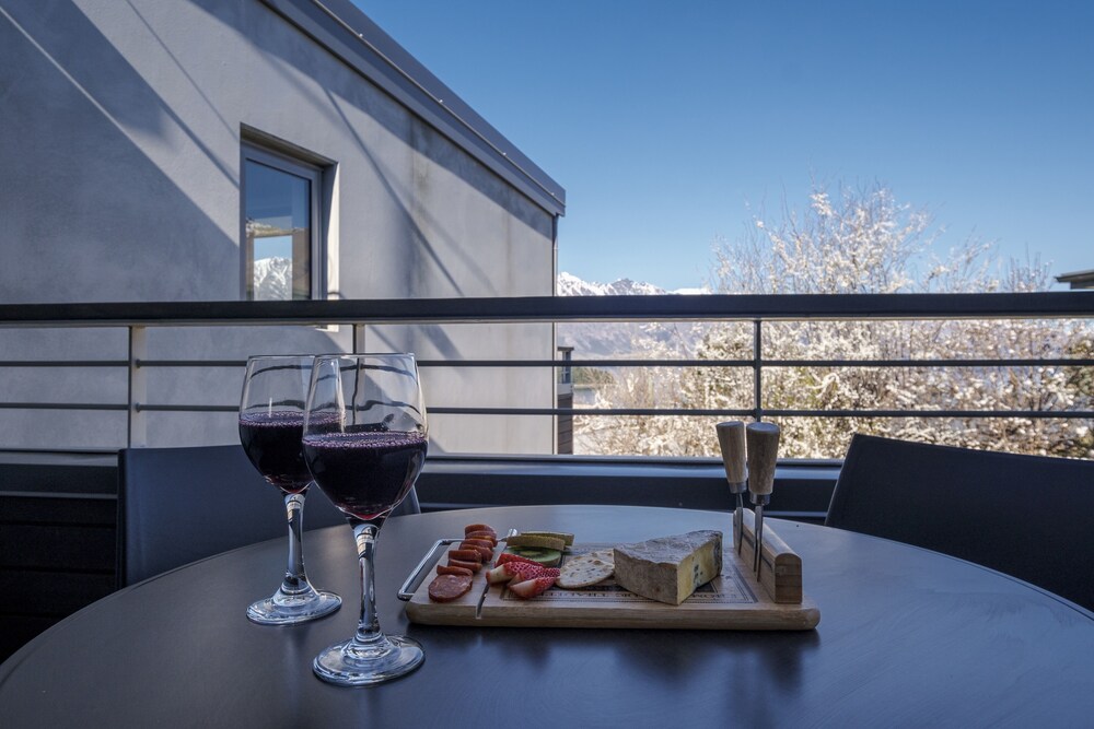 The Alps Apartment — 4-Star Luxury Hotel in Queenstown, New Zealand