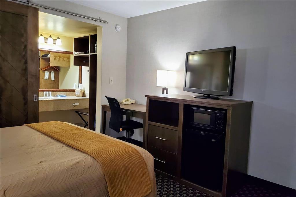 AmericInn by Wyndham Watertown - photo 11