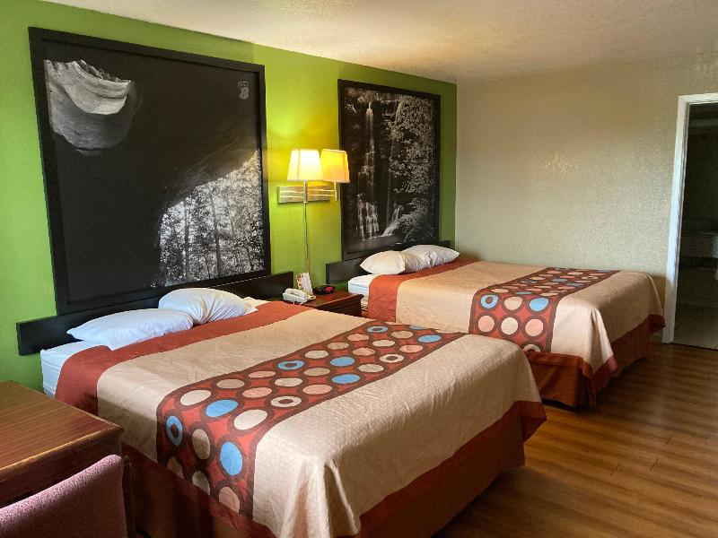 Super 8 by Wyndham Little Rock North Airport - photo 4