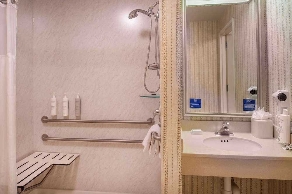 Hilton Garden Inn Chesterfield - photo 24