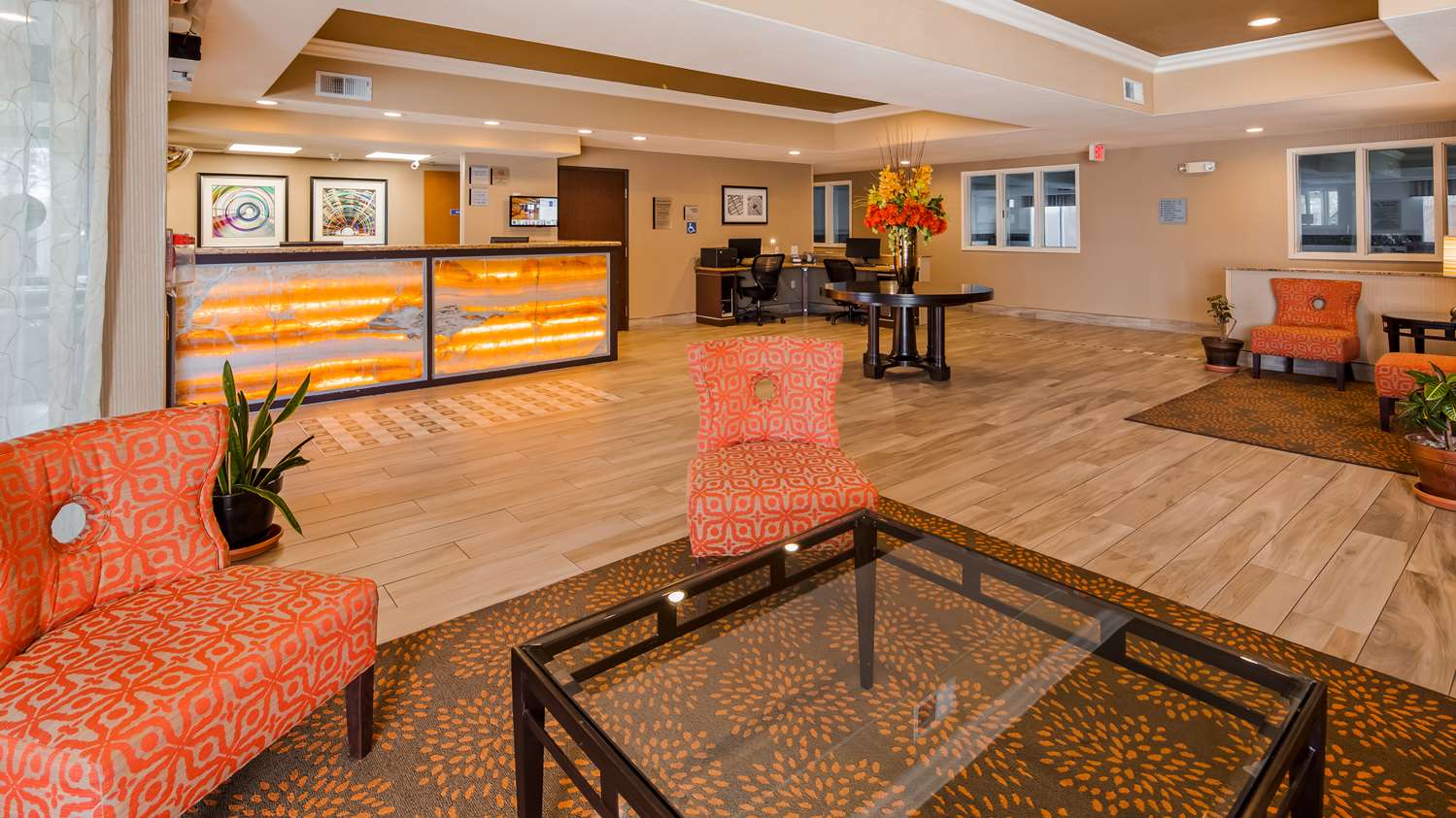 Airport Inn and Suites - photo 14