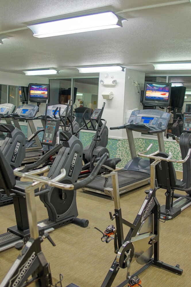 El Tropicano Riverwalk Hotel - photo 16