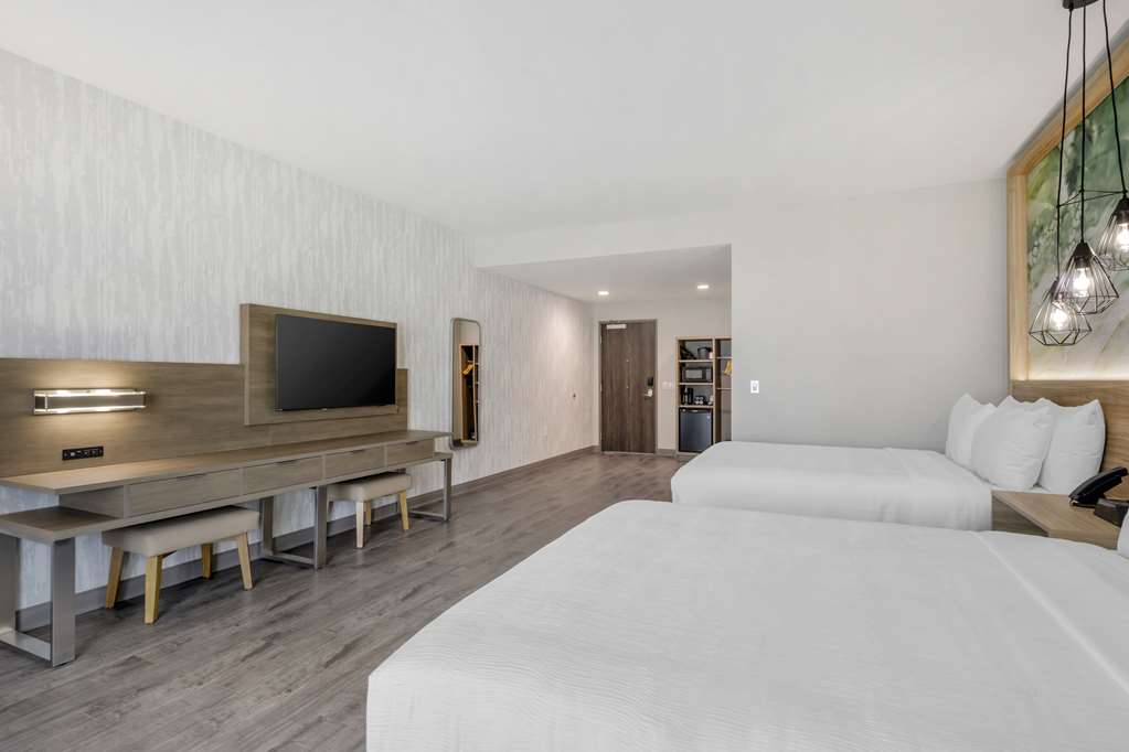 Best Western Plus Winter Haven Inn Suites - photo 16