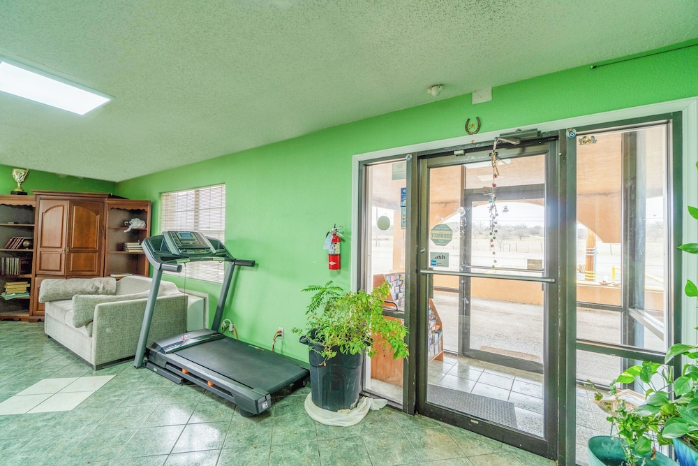 Executive Inn Mineral Wells - photo 3